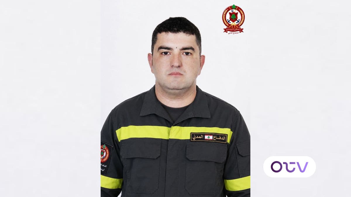 الدفاع المدني اللبناني ينعى احد عناصره الذي استشهد مع عائلته في غارة على بلدة الشرقية النبطية