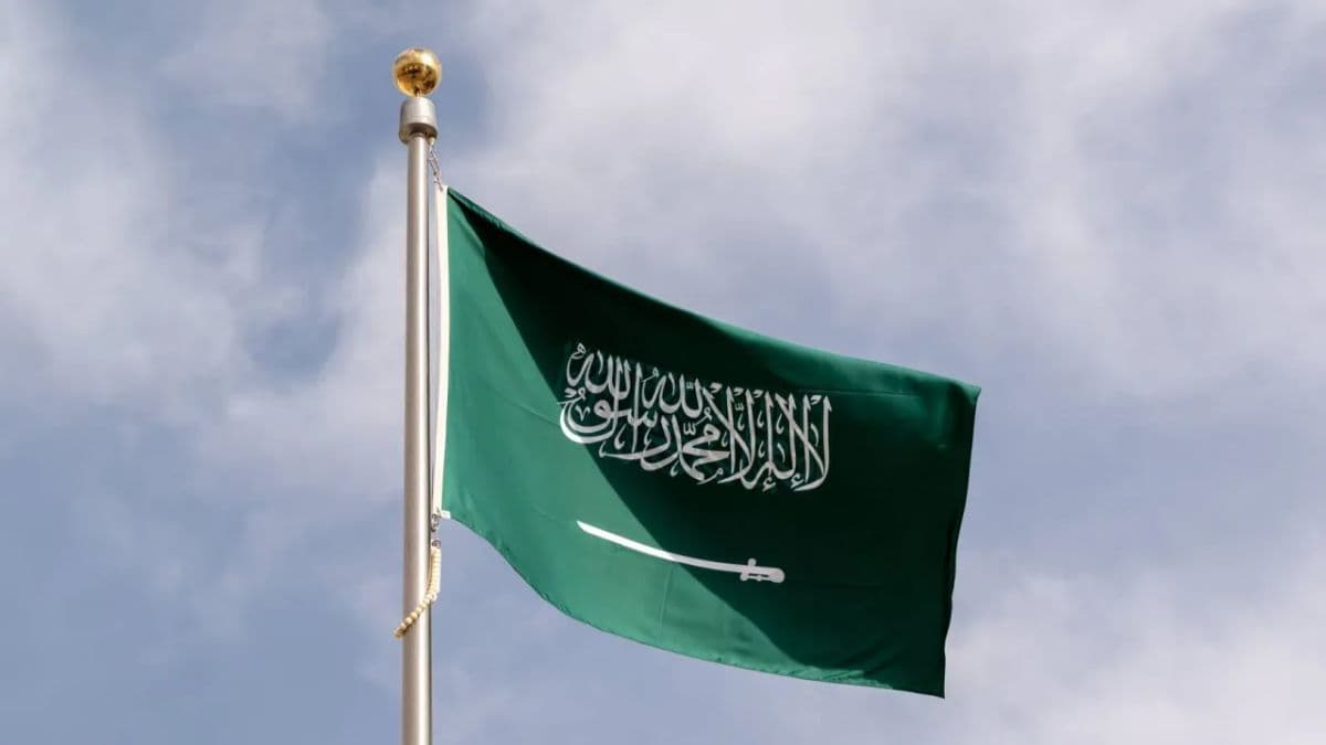 سماع دوي 3 انفجارات في الرياض عقب إنذار