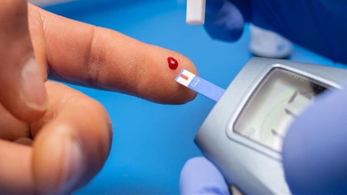 كيف ينذرك جسمك بالسكري؟ علامات مبكرة تستدعي الانتباه